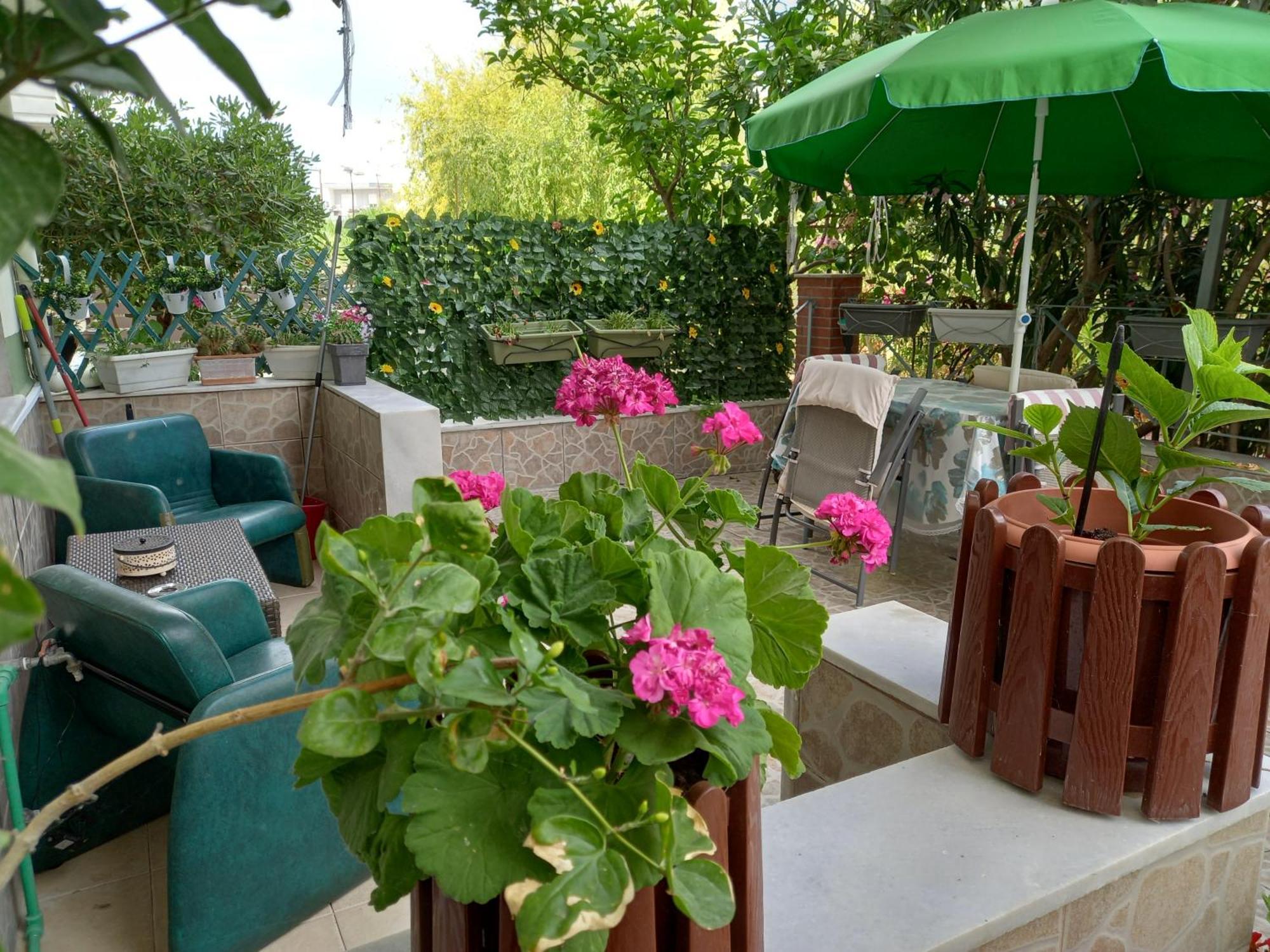 Peramos Apartments Néa Péramos Εξωτερικό φωτογραφία